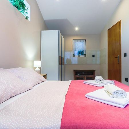 Apartman Lena Vrsar Exterior photo